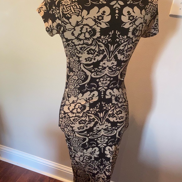 Dress this Dress Up or Casual - Picture 3 of 6